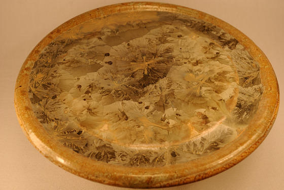 Crystalline cake plate: top view
