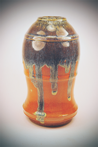 Orange-blue drip vessel